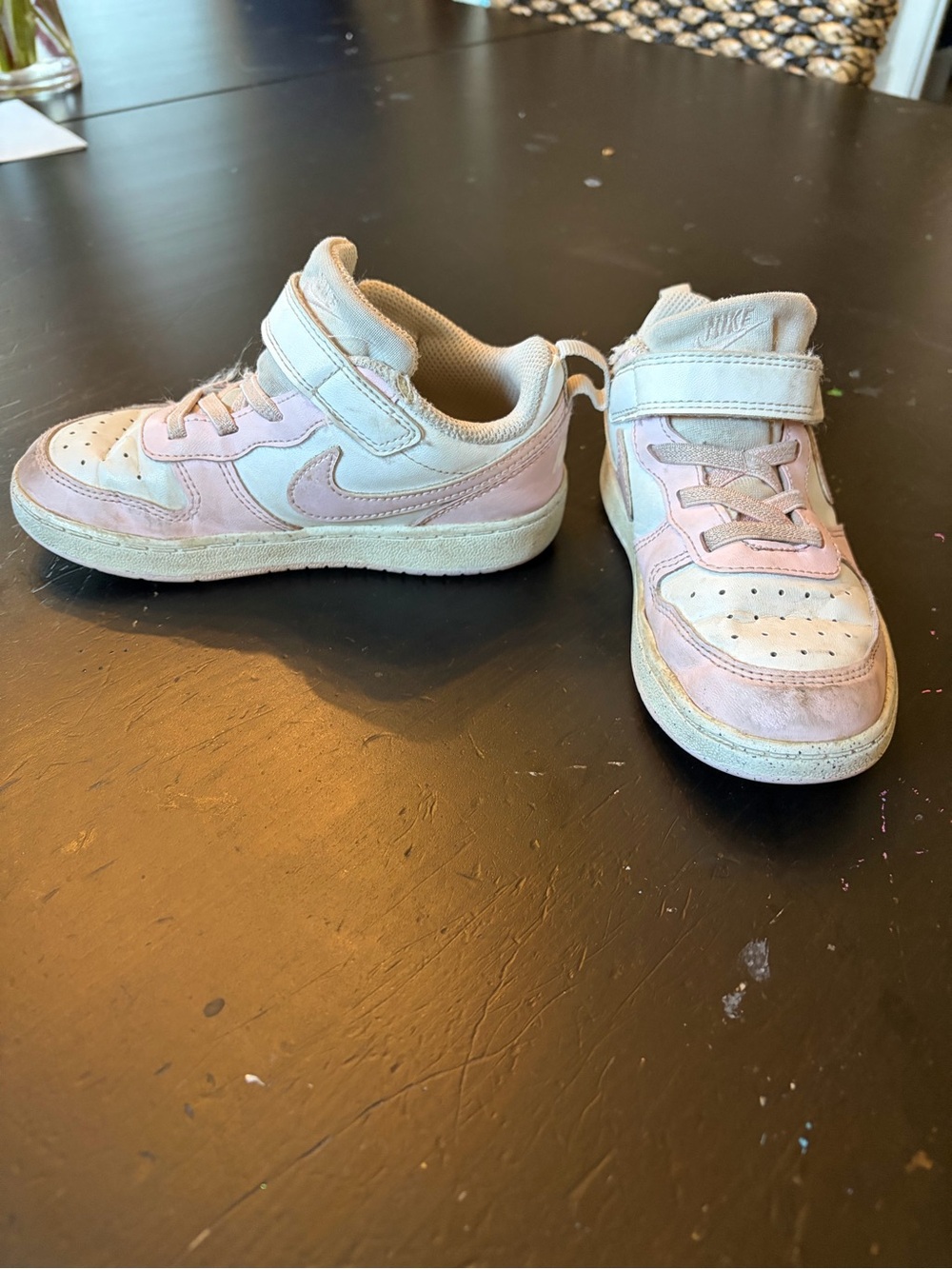 Nike Kids White and Pink Low-Top Sneakers